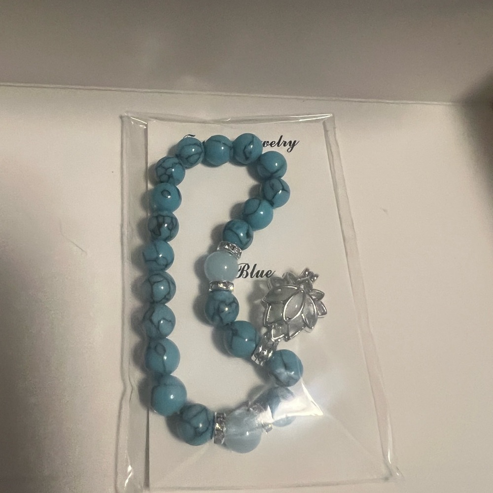 Bracelet blue yoga.